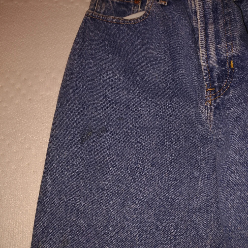 GAP Women's Classic Blue Straight Leg Jeans - Picture 5 of 11